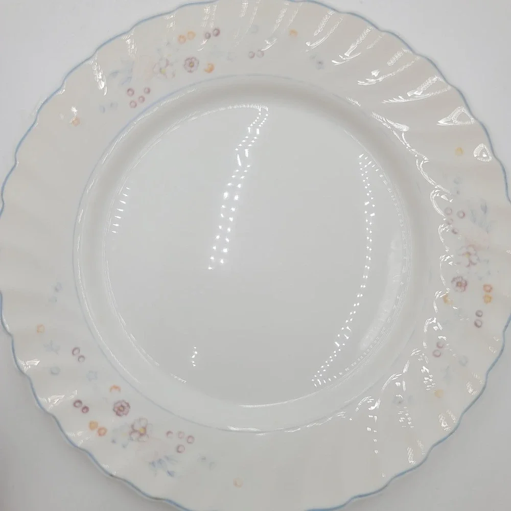 8 Arcopal Victoria Floral Dinner Plates Scalloped Swirl Rim Blue Border 10.5